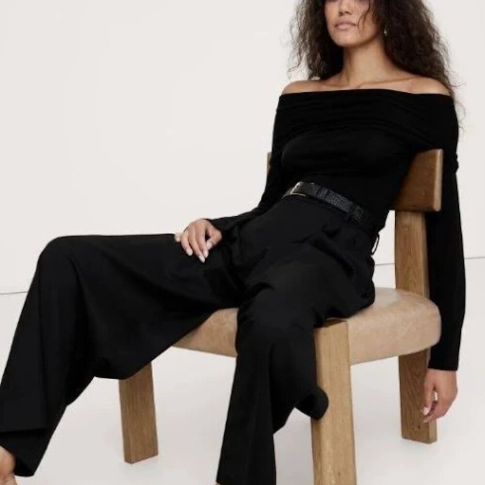 NWT Banana Republic Wool-Blend Off the Shoulder Black Top - Size Small